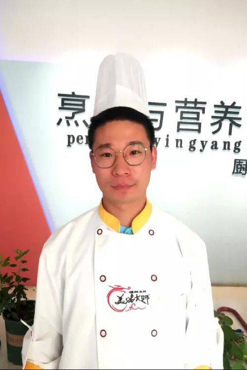 李彬